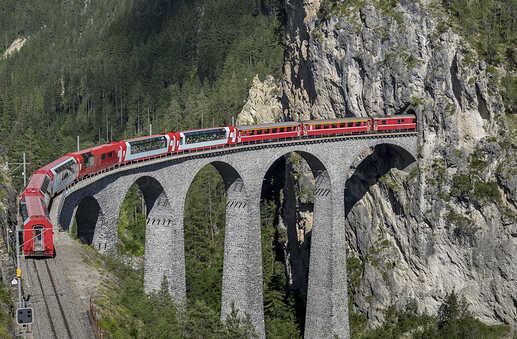 train-on-the-landwasser-viaduct-filisur-splugen-canton-graubunden-switzerland-CUF23121