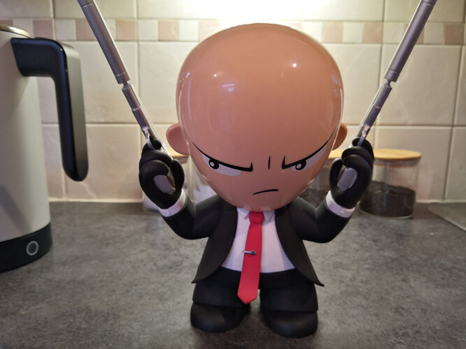 hitman_giant_firgure